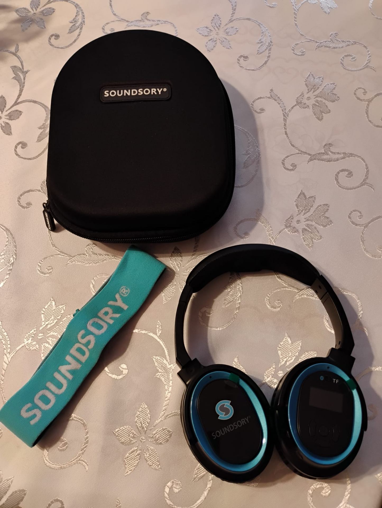 Słuchawki Soundsory z etui i opaską